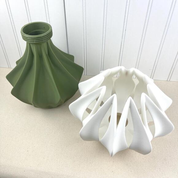 Lotus Inspired Table Lamp, Bloom Table Lamp, Desk Lamp and Shade, Bedside Lamp - Picture 11 of 12